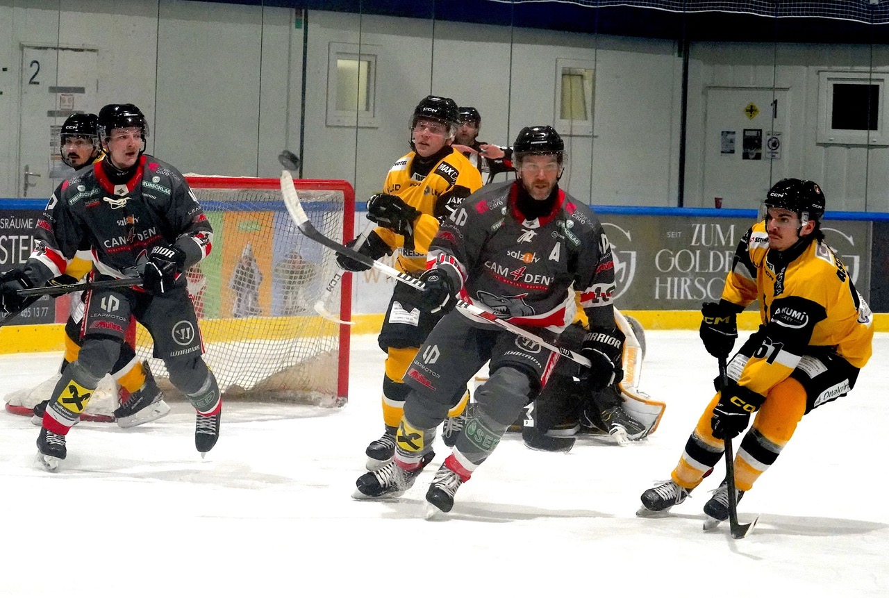 Sharks-Angriff in der MUKI Eisarena