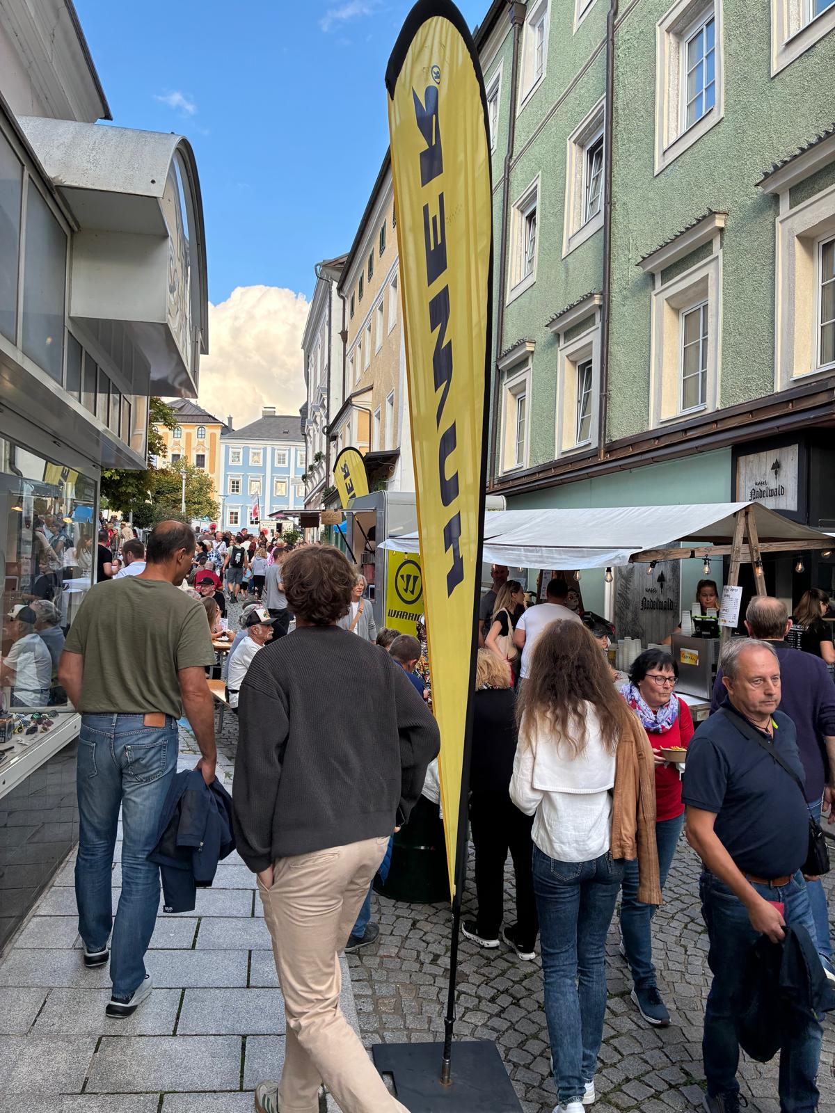 Die Sharks beim Gmundner Altstadtfest
